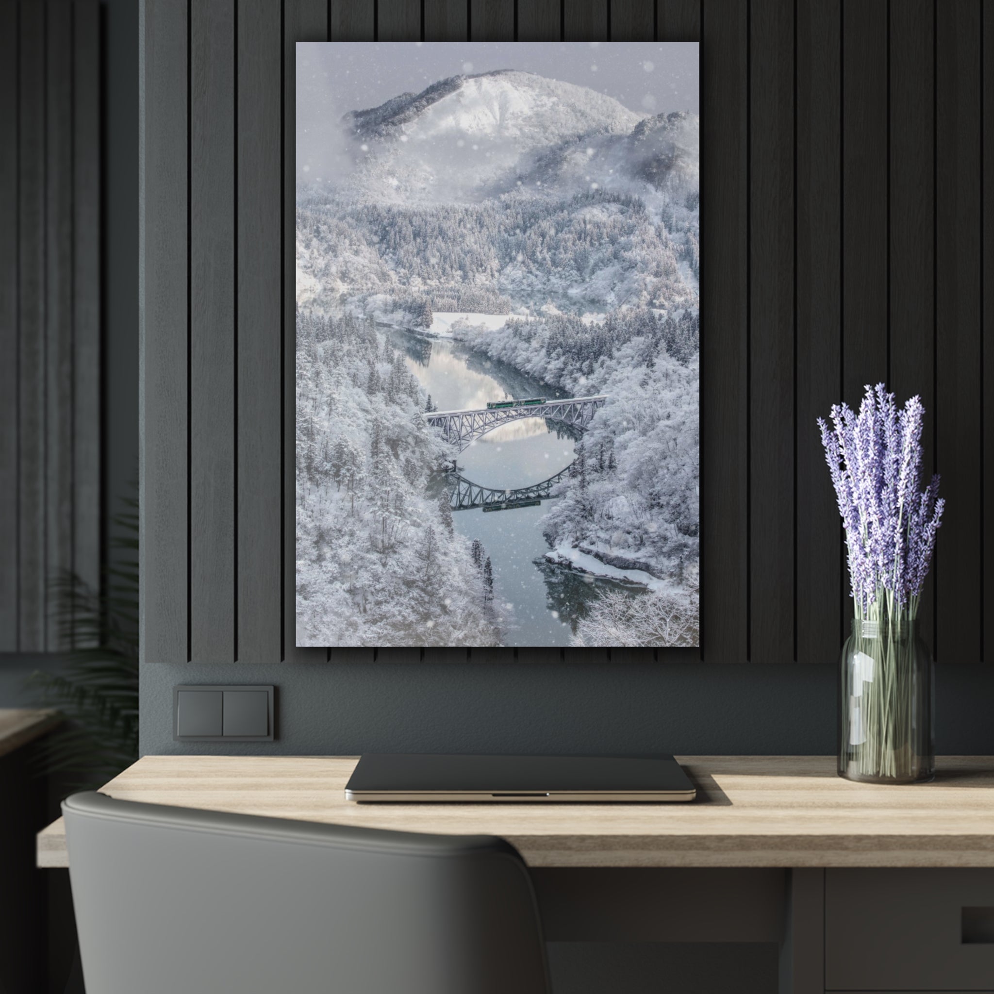 TADAMI RAILWAY LINE IN WINTER